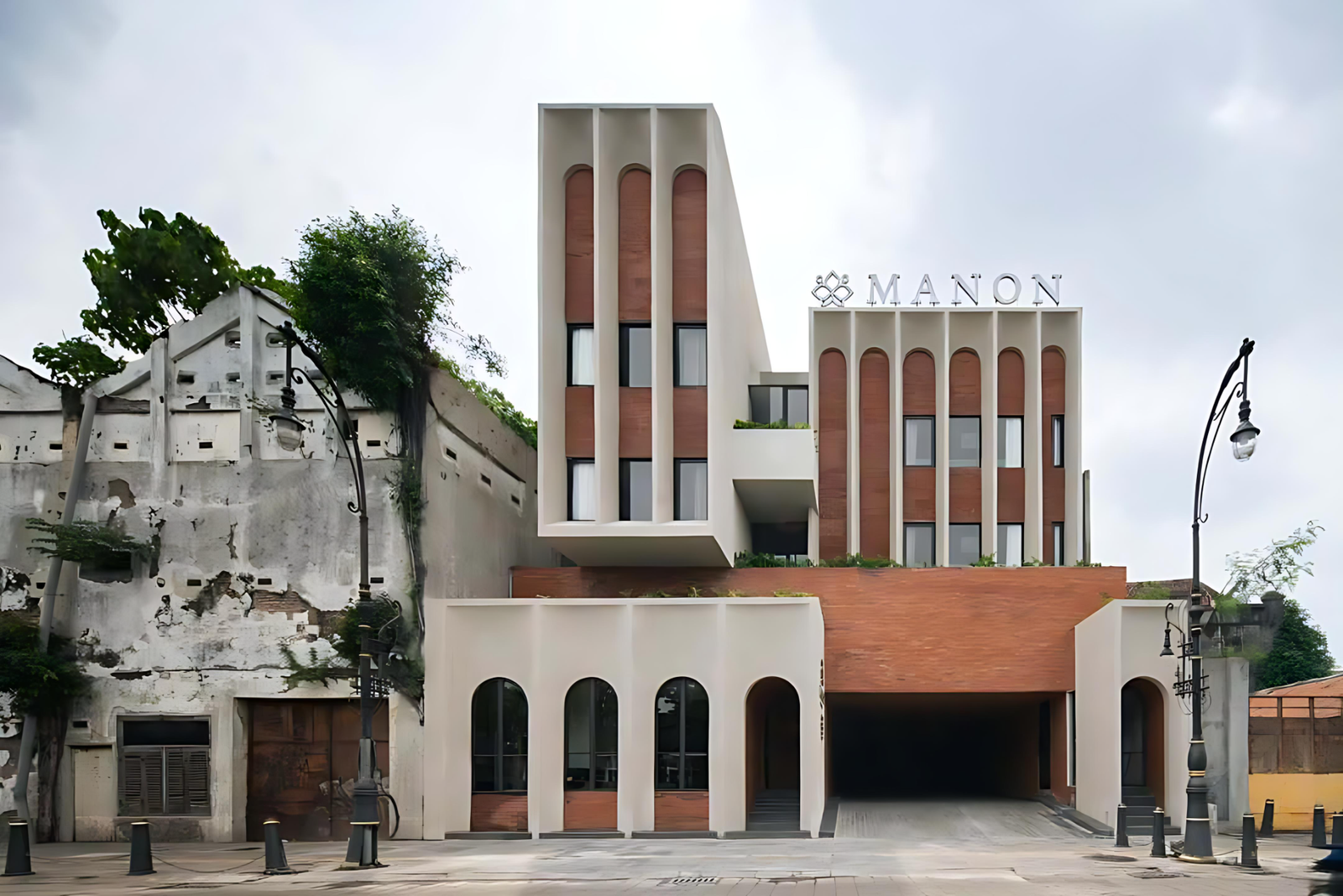  Hotel Manon (3 Floors)