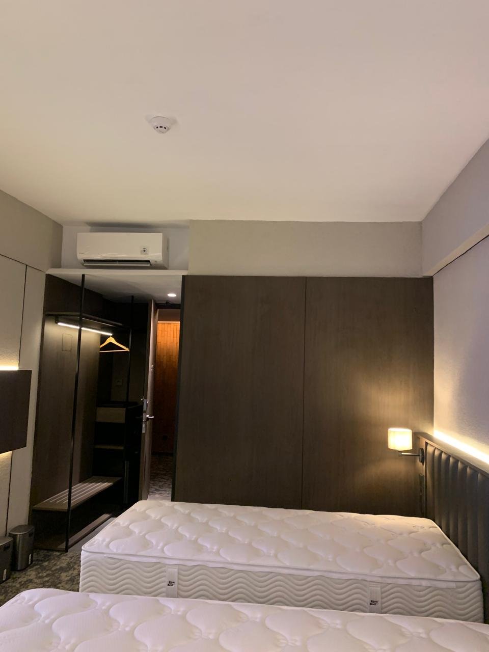 Hotel Manon (3 Floors)