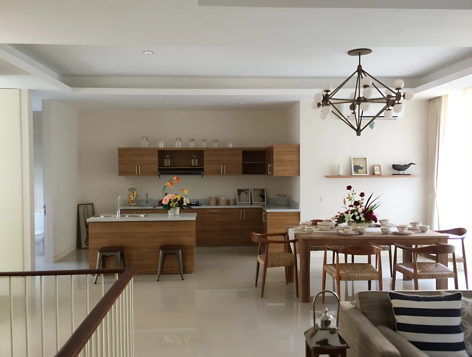 House TAR (3 Floors)