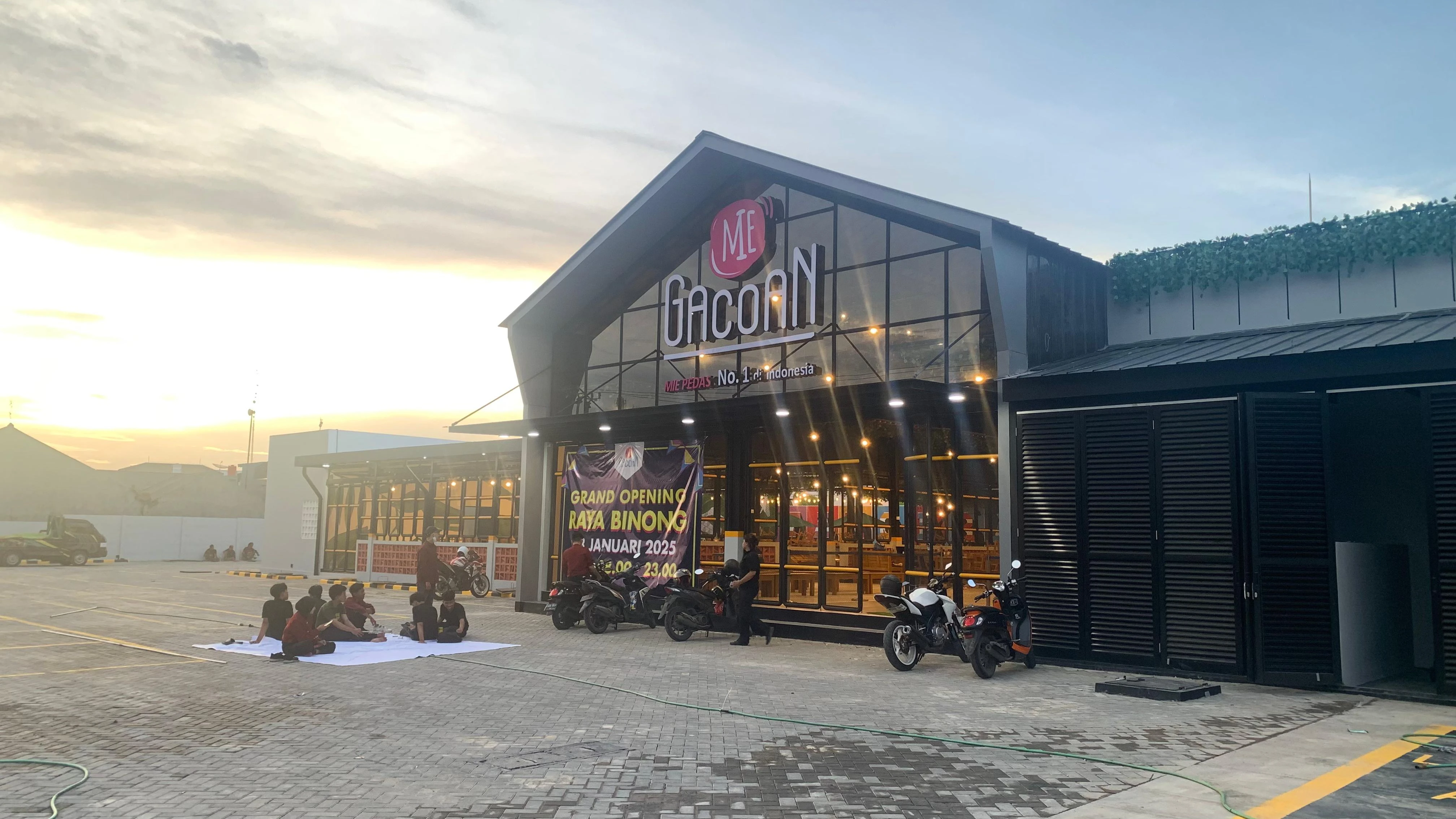  Resto Gacoan Binong