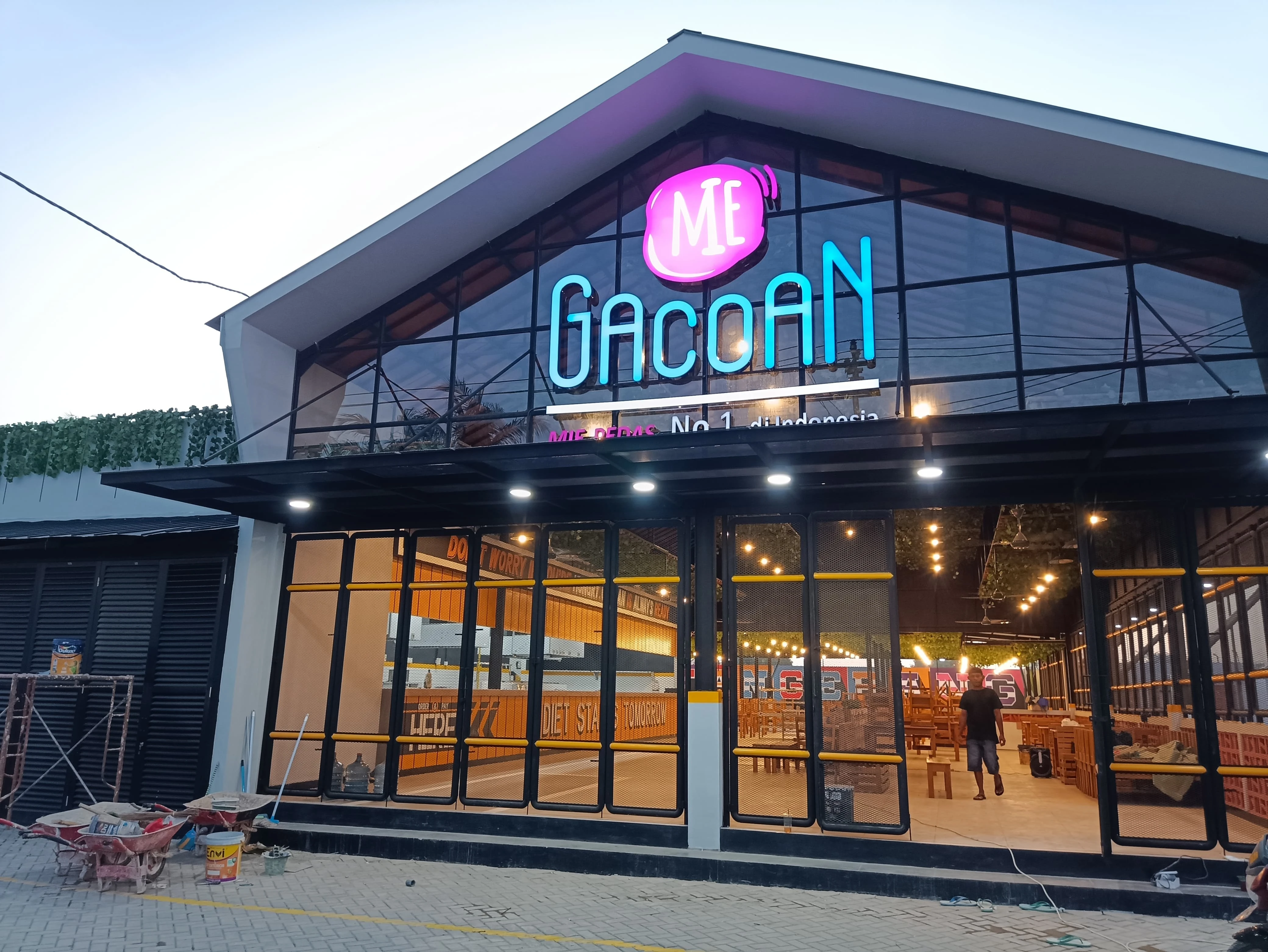  Resto Gacoan Kampung Melayu