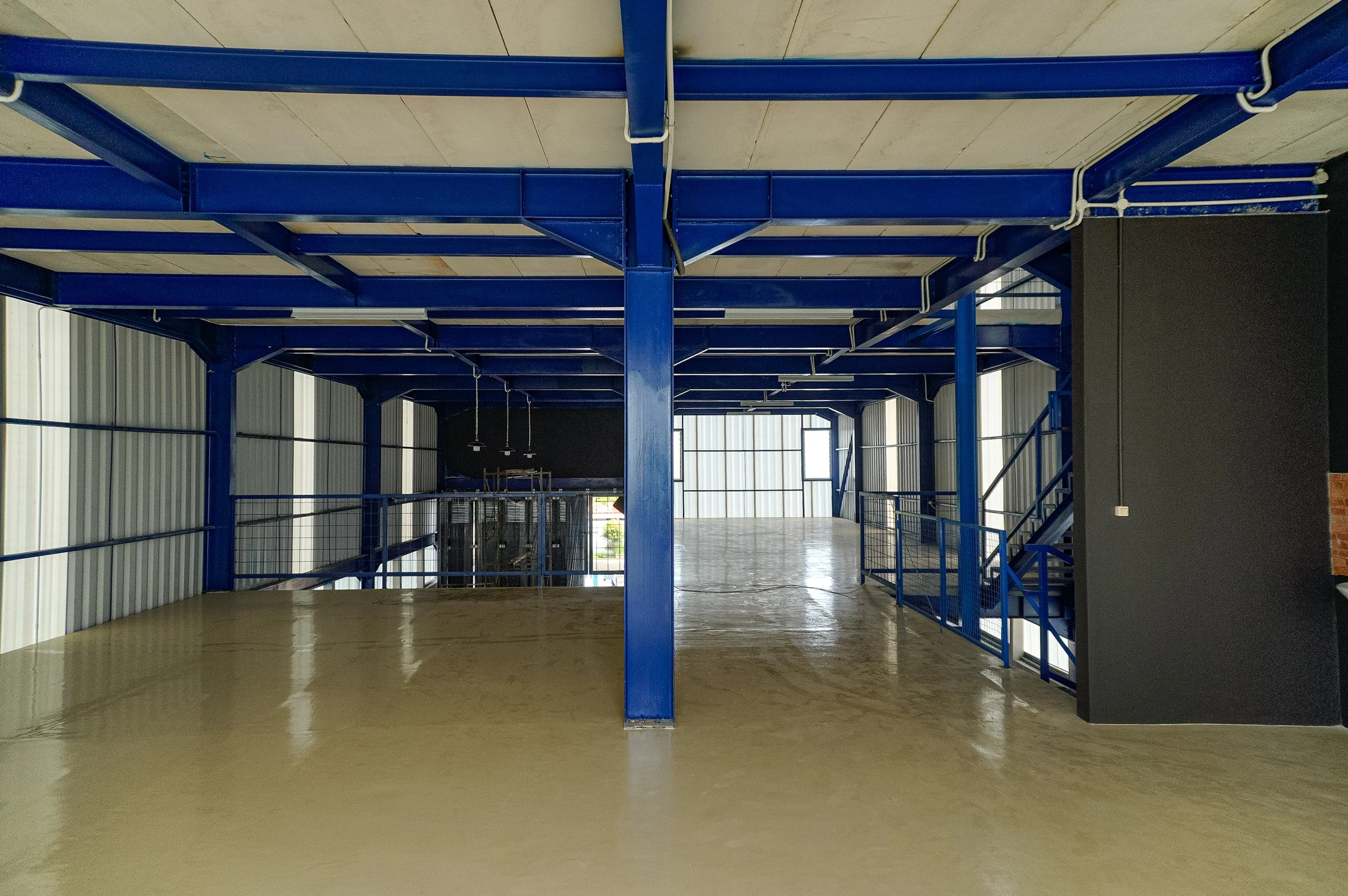 Warehouse UTS (3 Floors)