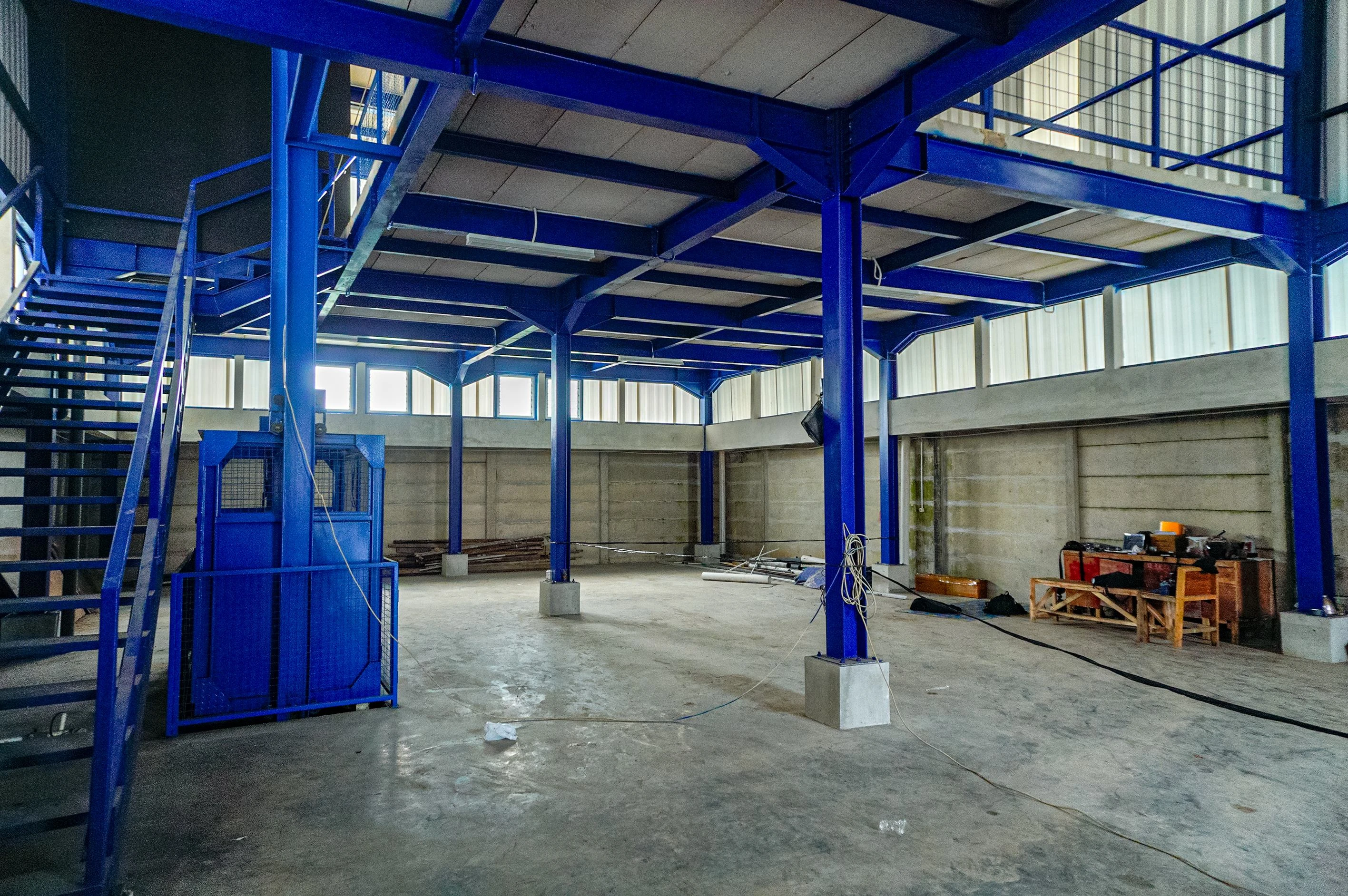 Warehouse UTS (3 Floors)