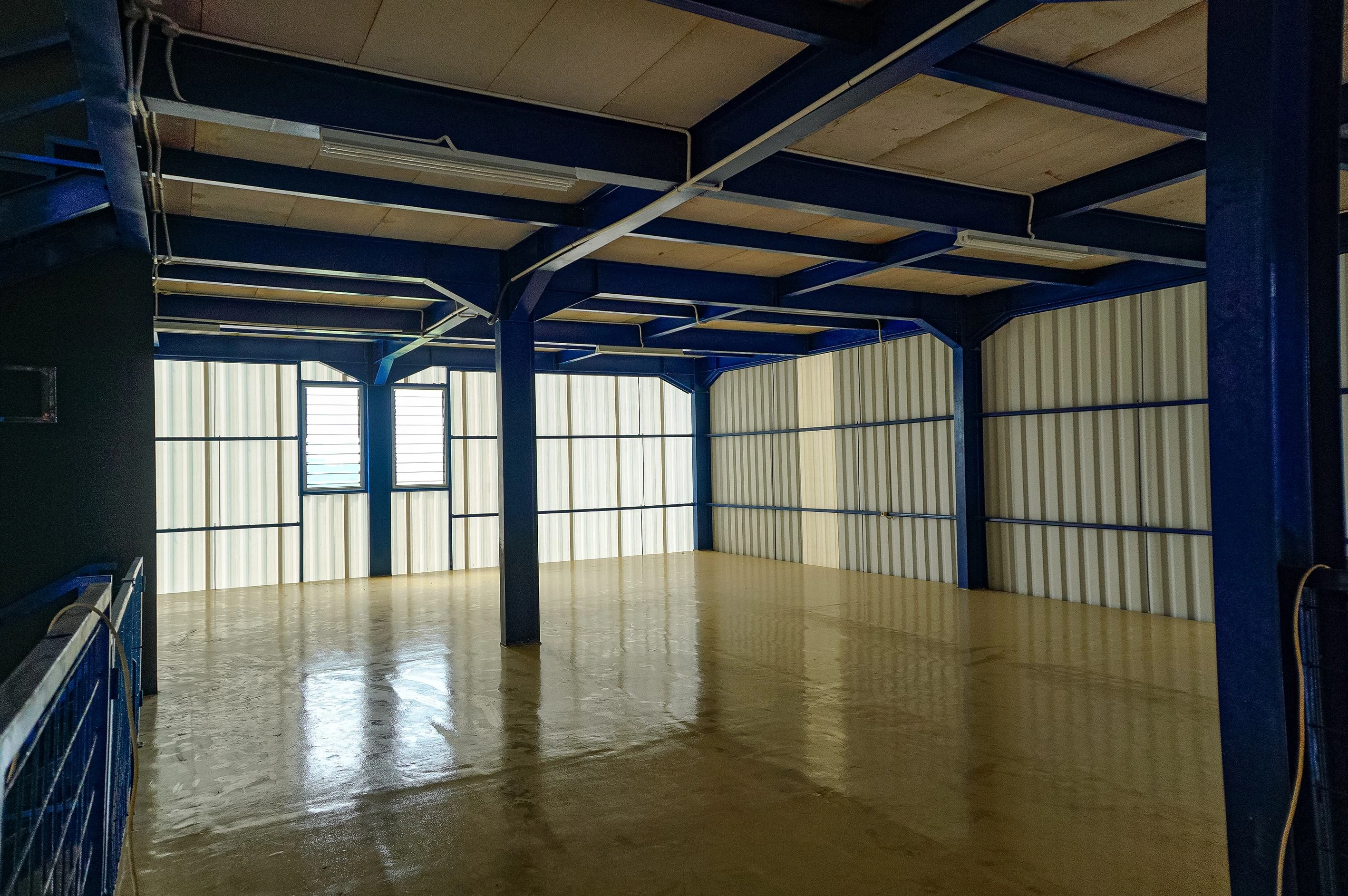 Warehouse UTS (3 Floors)