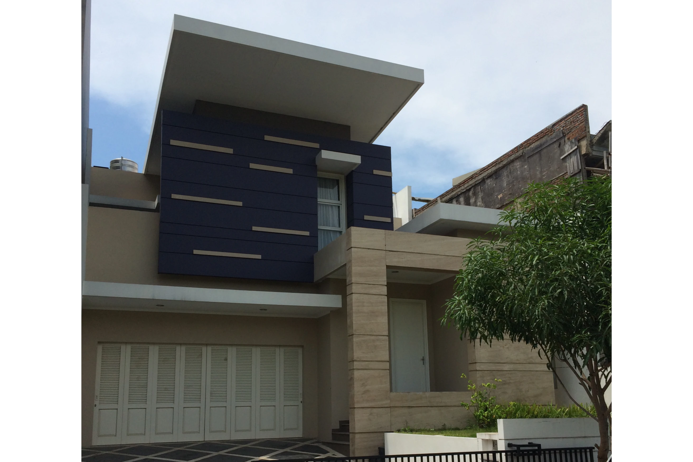 House GR II (2 Floors)