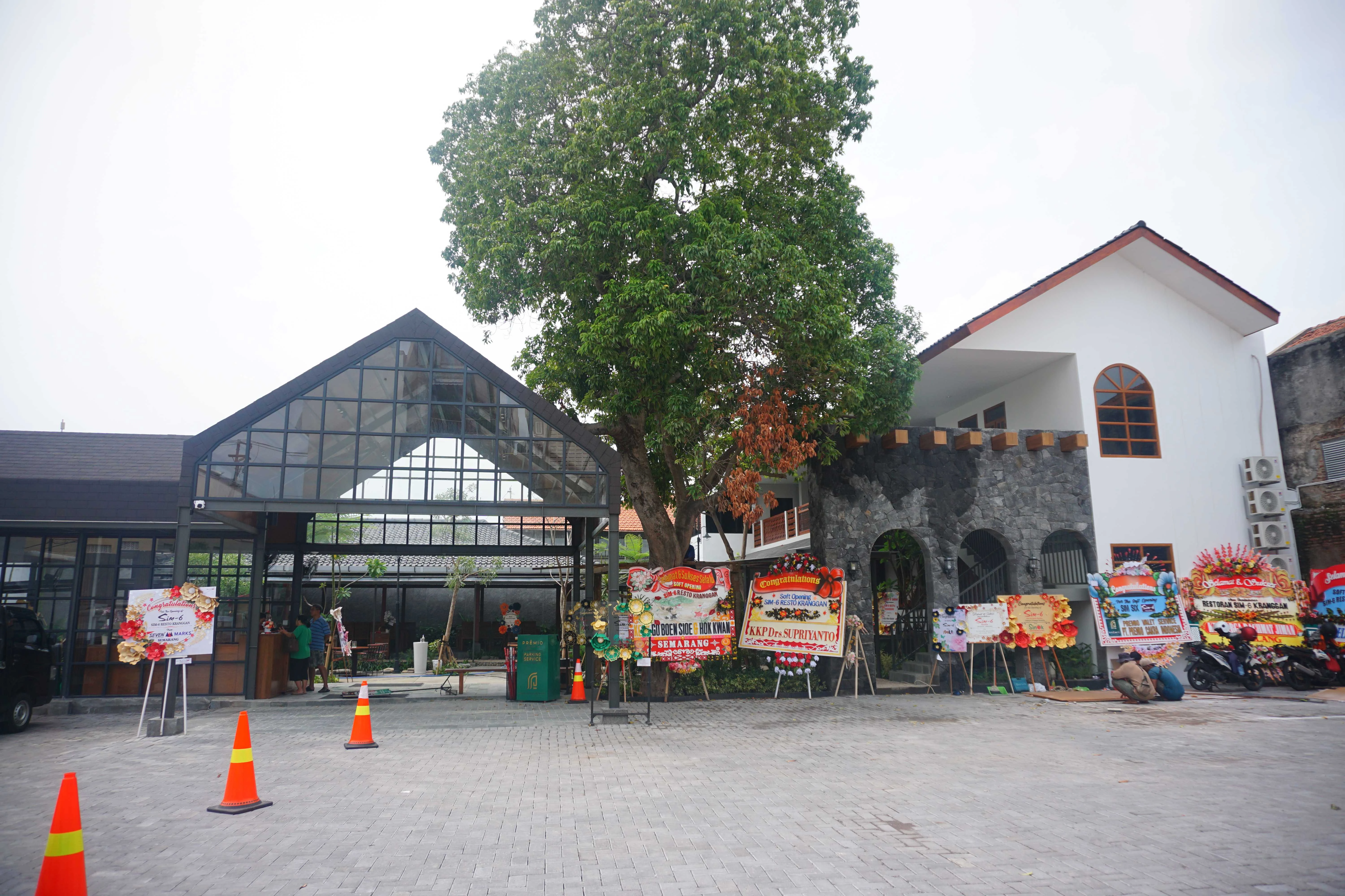  Resto Sim Six (2 Floors)