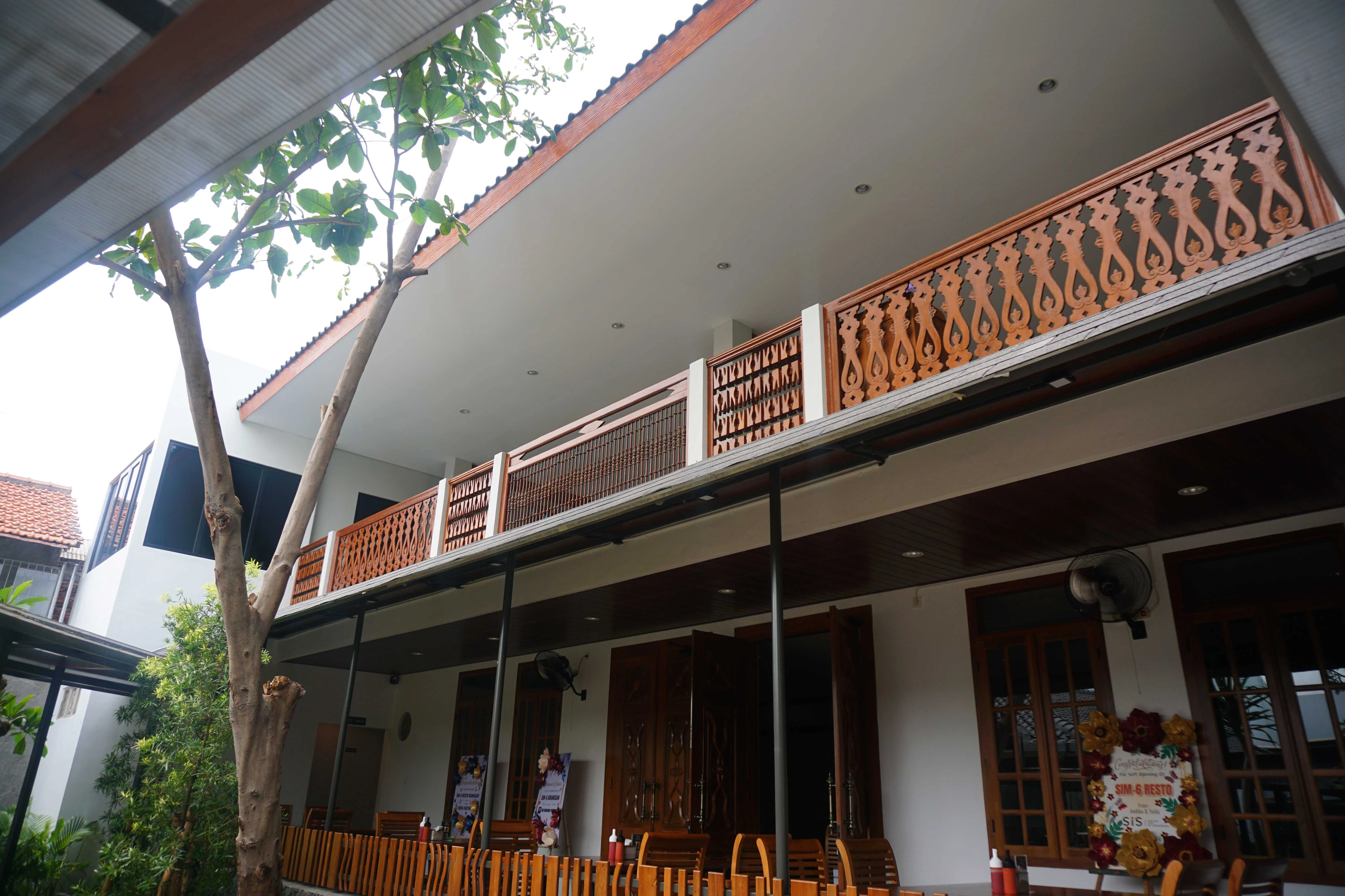 Resto Sim Six (2 Floors)