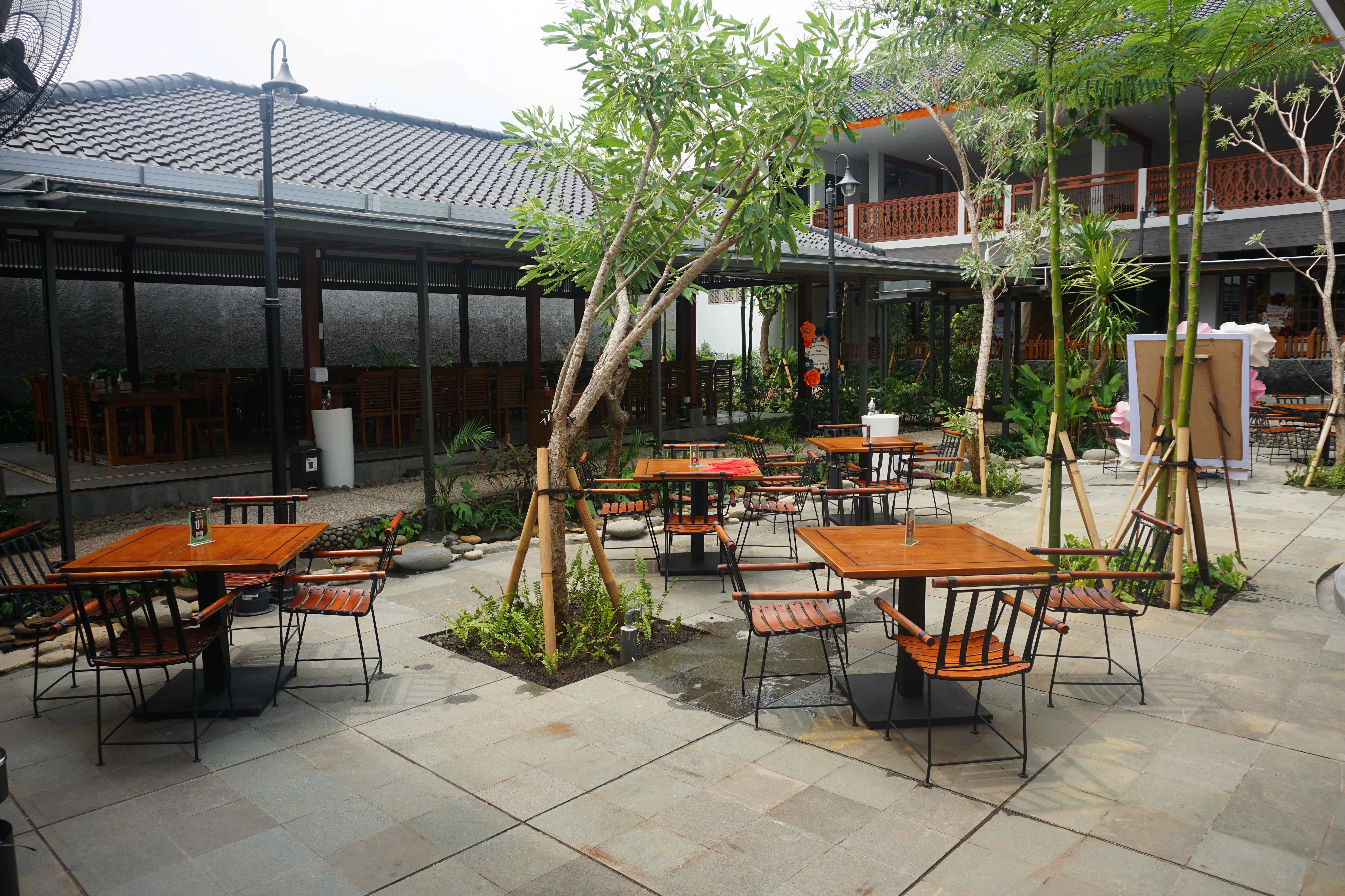 Resto Sim Six (2 Floors)