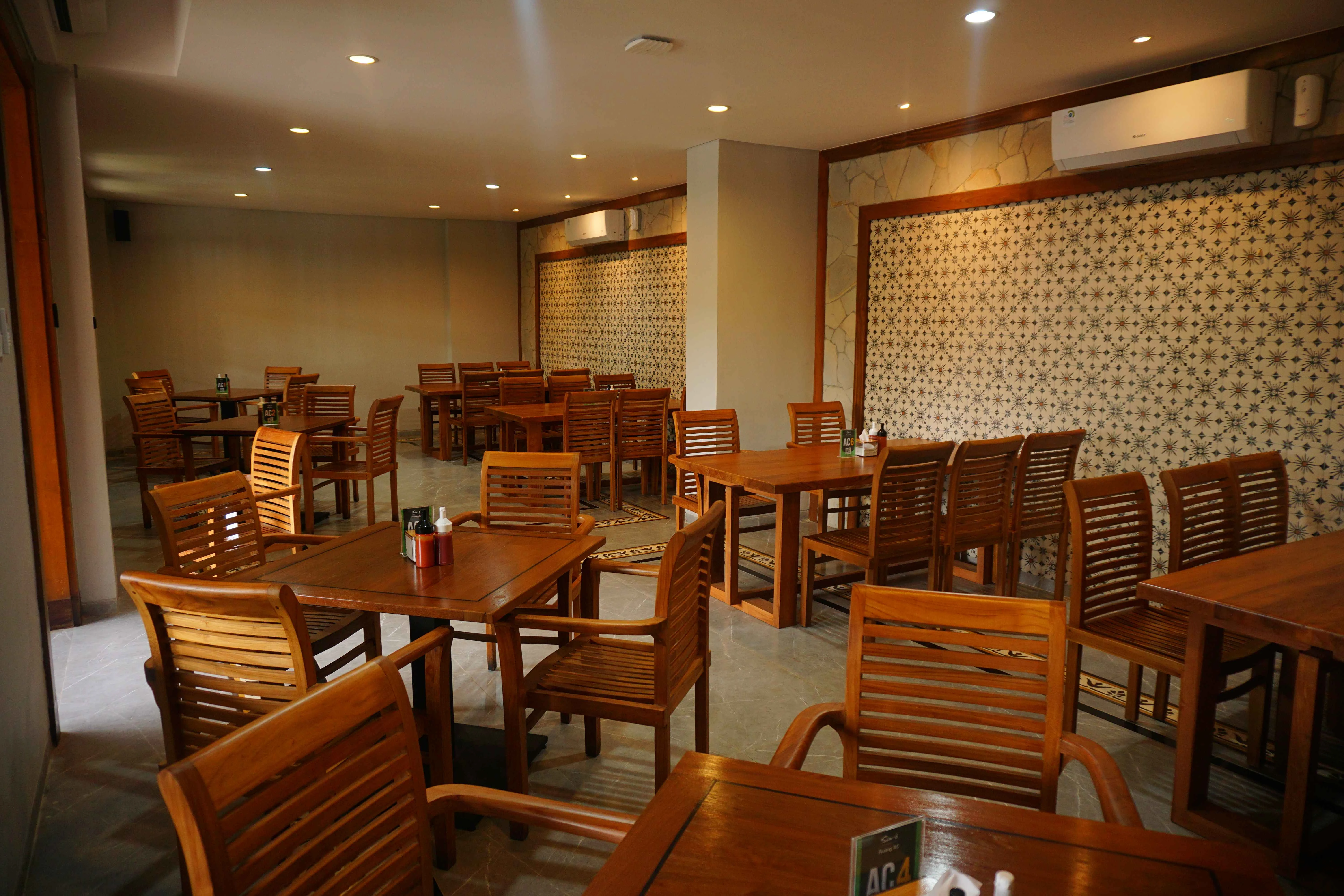 Resto Sim Six (2 Floors)