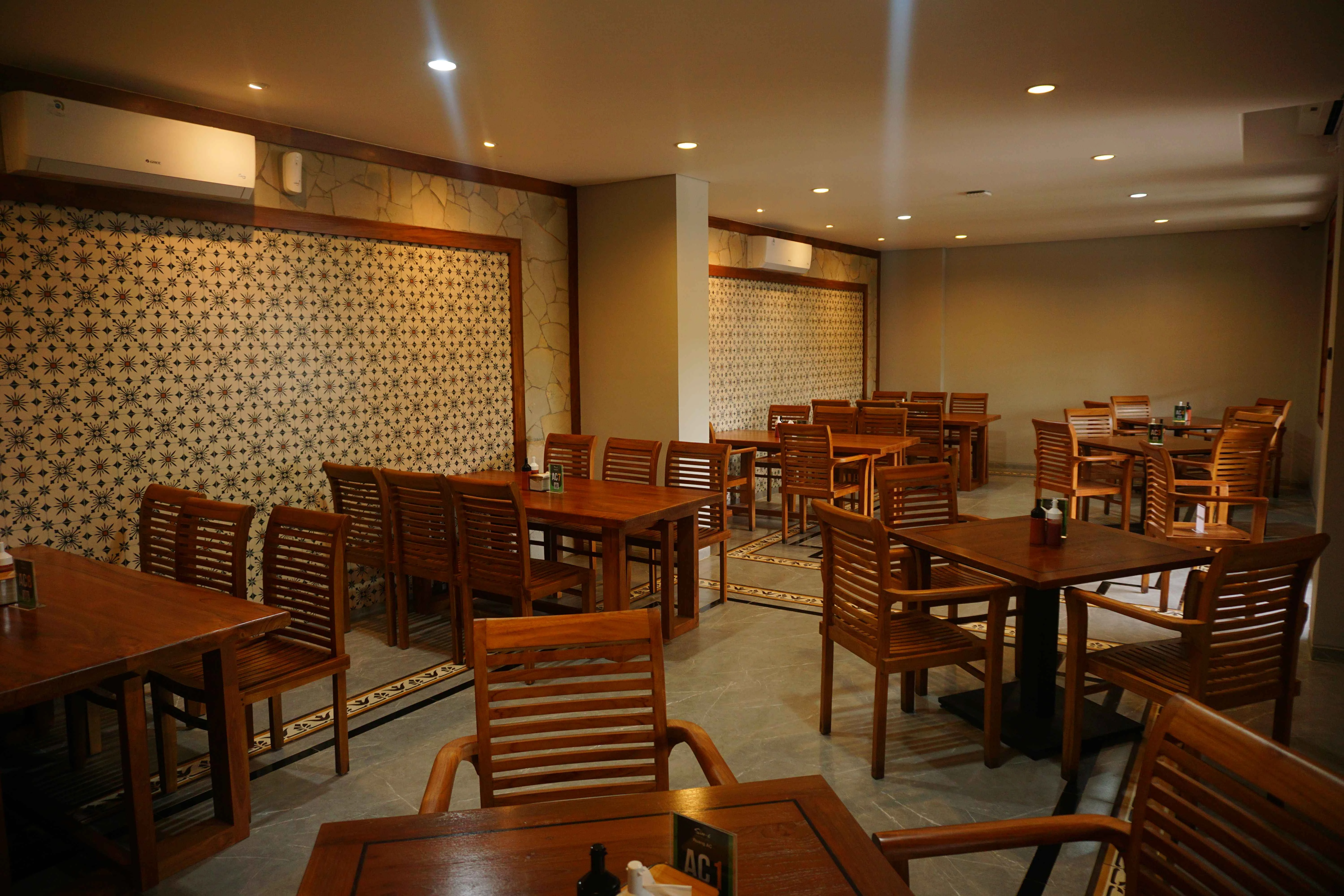 Resto Sim Six (2 Floors)