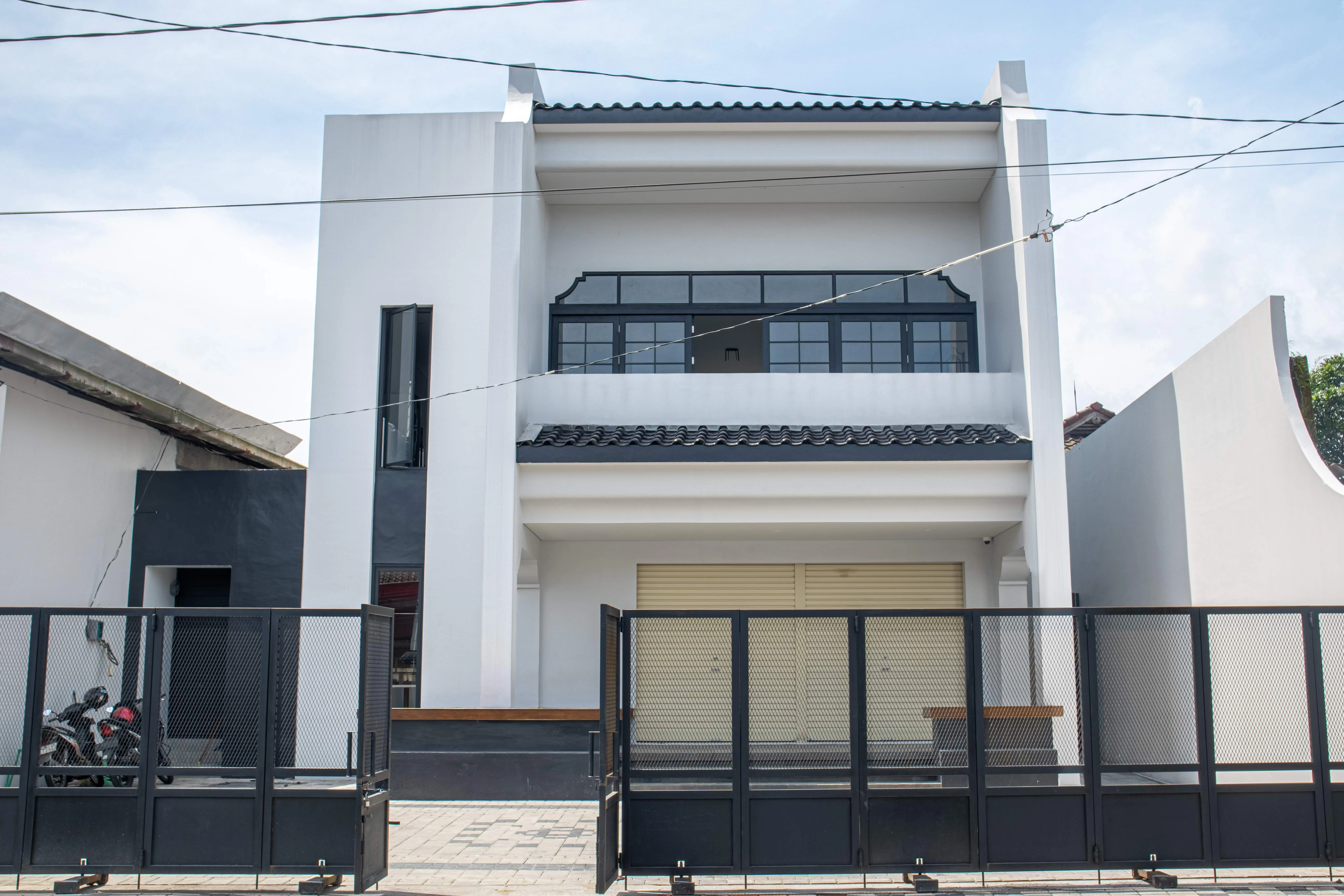 Ronde Ny. Ong (3 Floors)