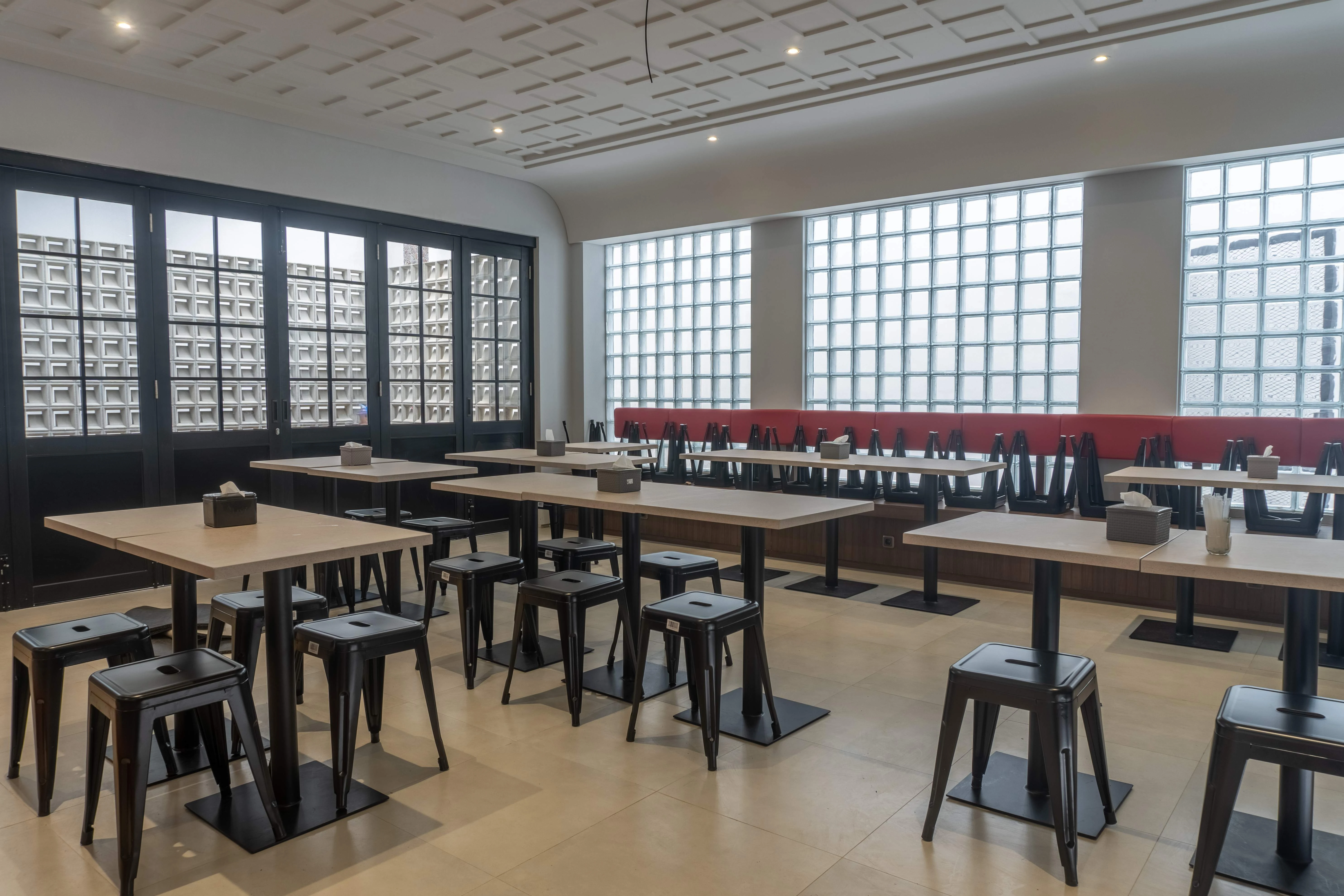 Ronde Ny. Ong (3 Floors)