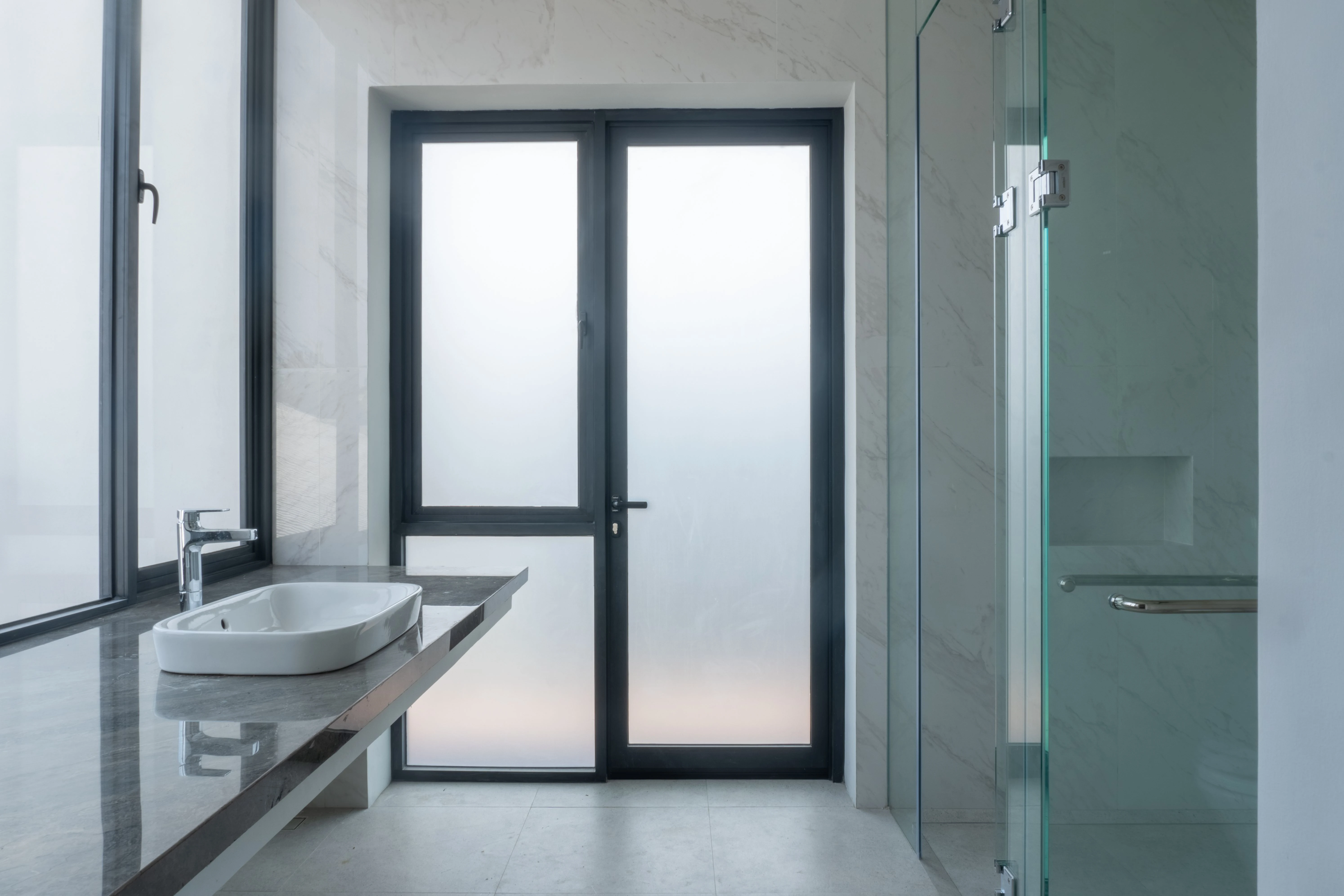 Ronde Ny. Ong (3 Floors)