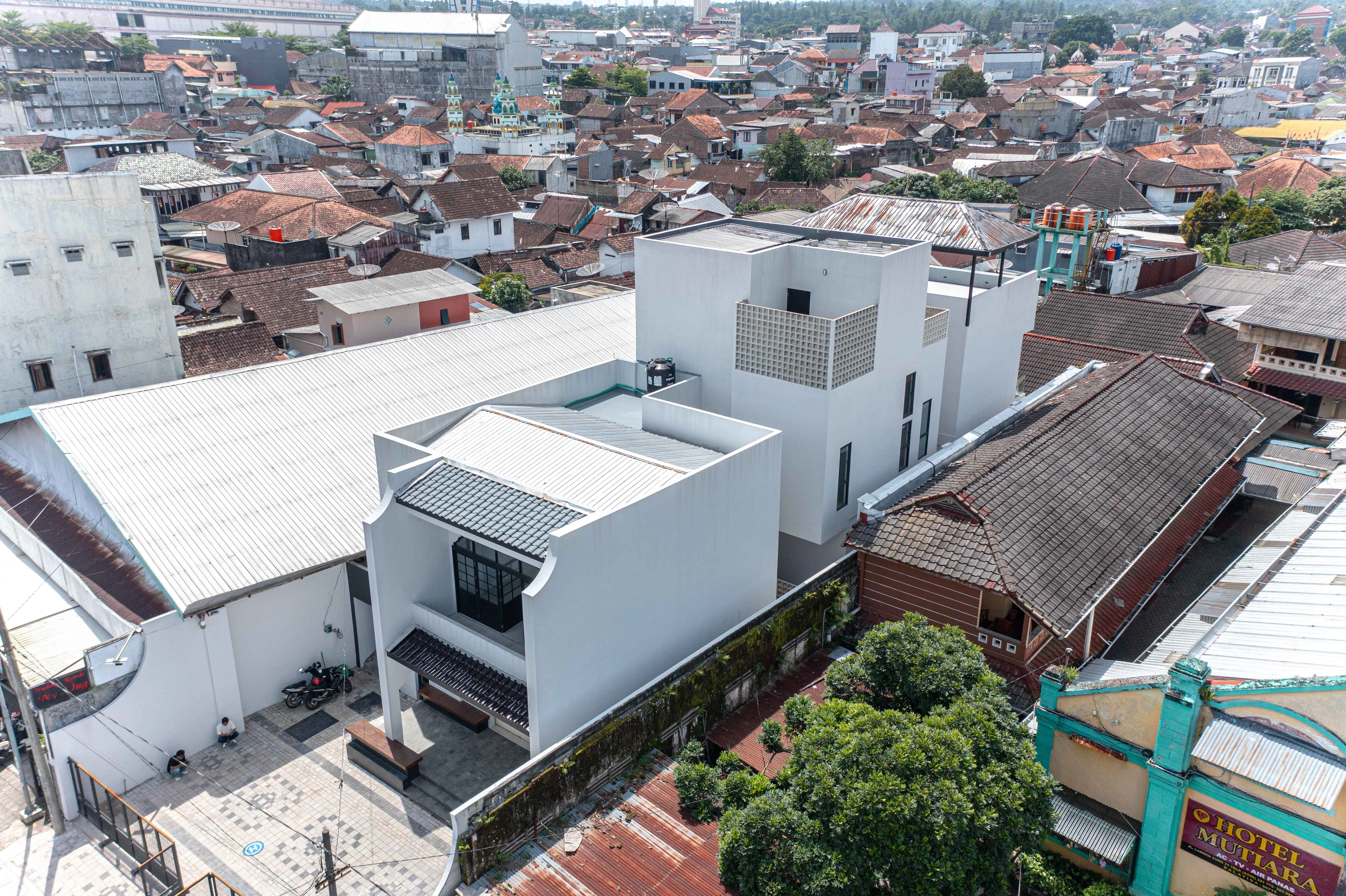 Ronde Ny. Ong (3 Floors)