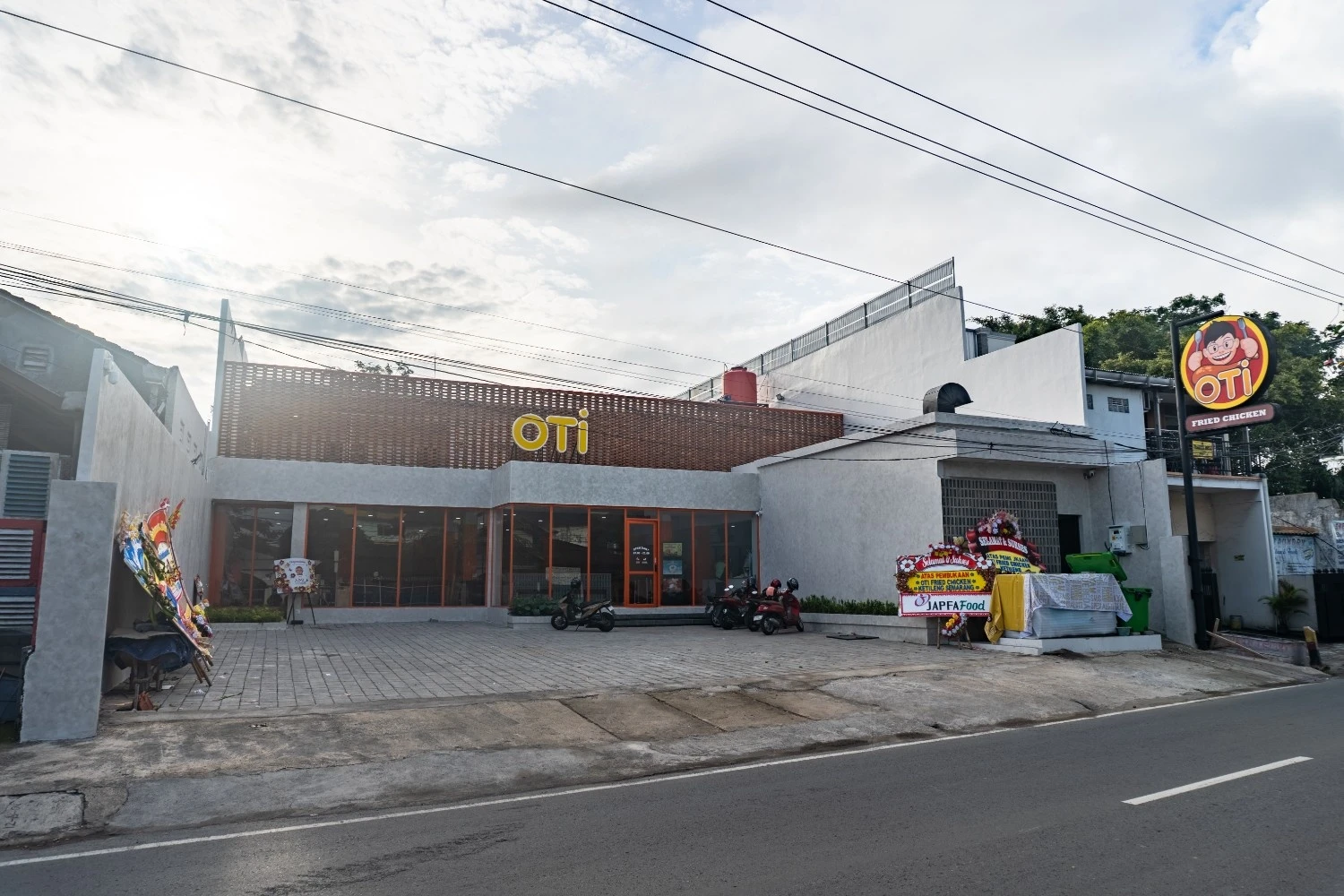 Resto OTI ( 2 Floors)