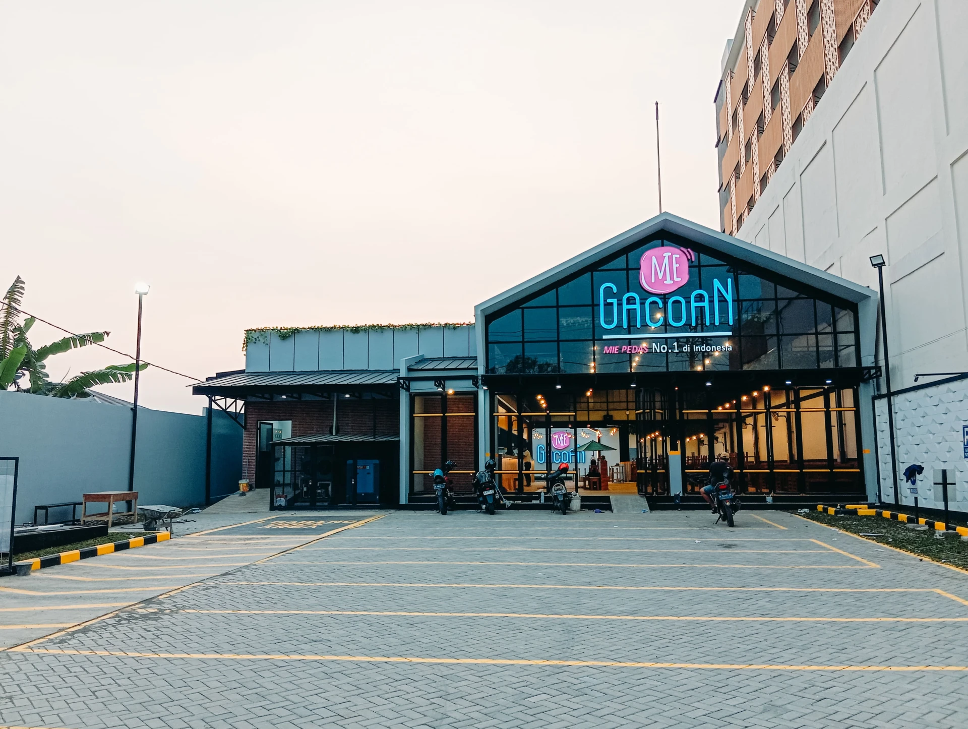  Resto Gacoan Pekalongan